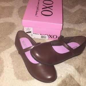Brown size 3 Mary-Janes NWT